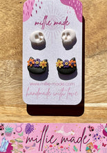 Load image into Gallery viewer, Black Cats &amp; Skulls Stud Set
